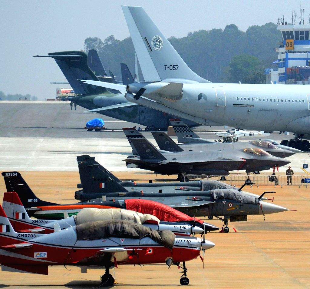 bengaluru-fighter-jets-and-other-aircraft-at-the-1842331